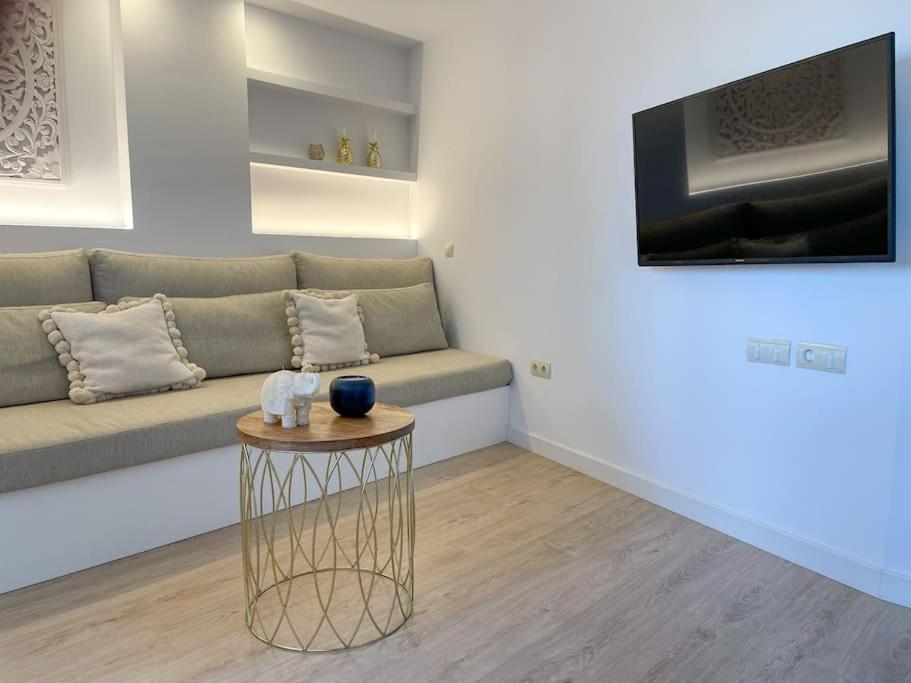 Apartamento Calma Beach Home Torremolinos Dış mekan fotoğraf