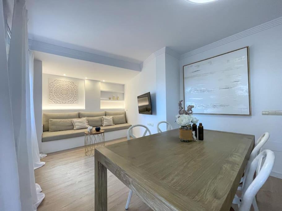 Apartamento Calma Beach Home Torremolinos Dış mekan fotoğraf